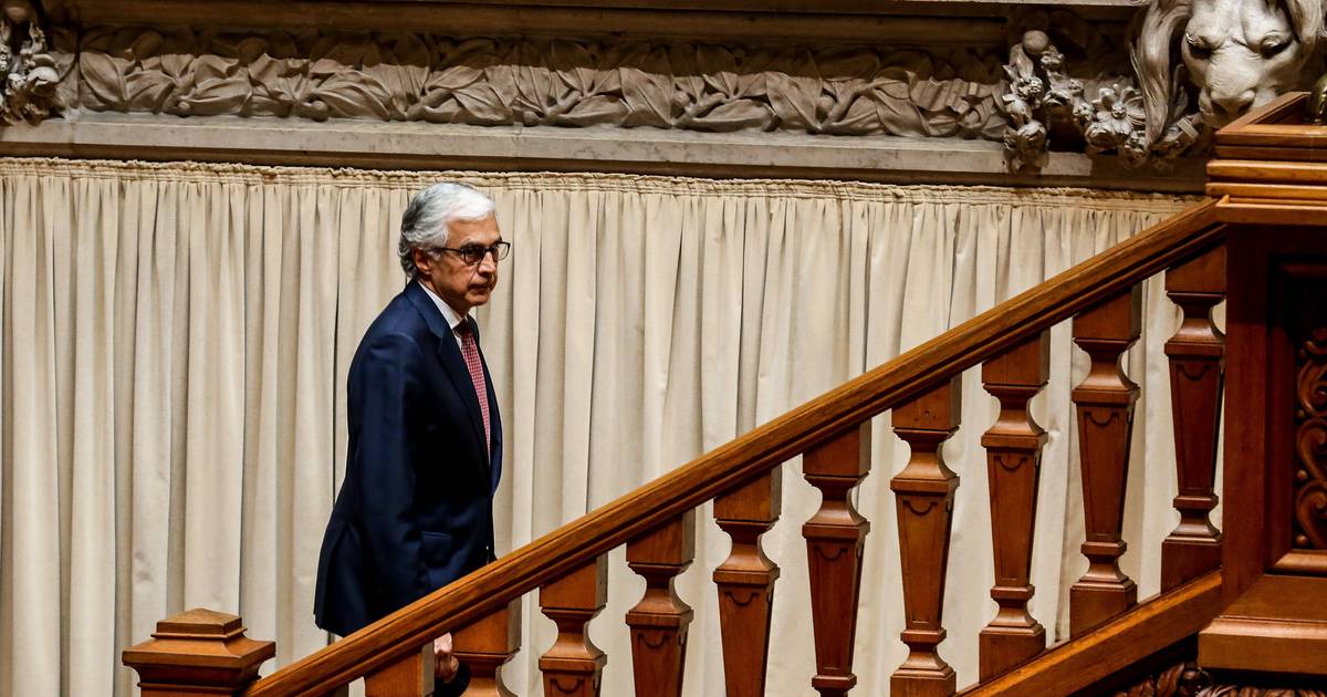 Presidente do Parlamento pede inquérito a Filipe Melo após queixa de racismo e xenofobia