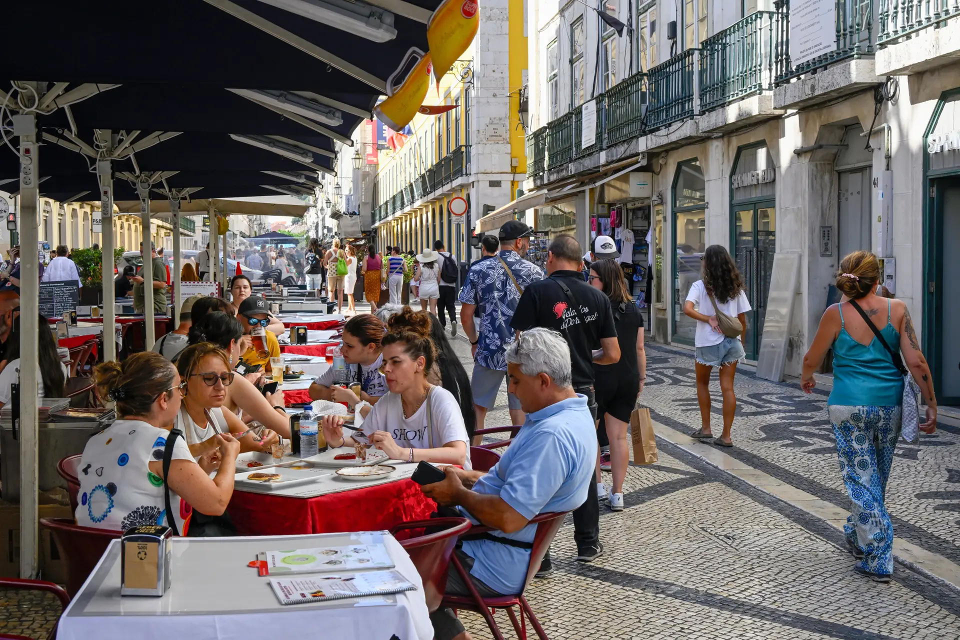 Turismo: em trajetória de crescimento, Portugal atrai mais estrangeiros e reduz sazonalidade