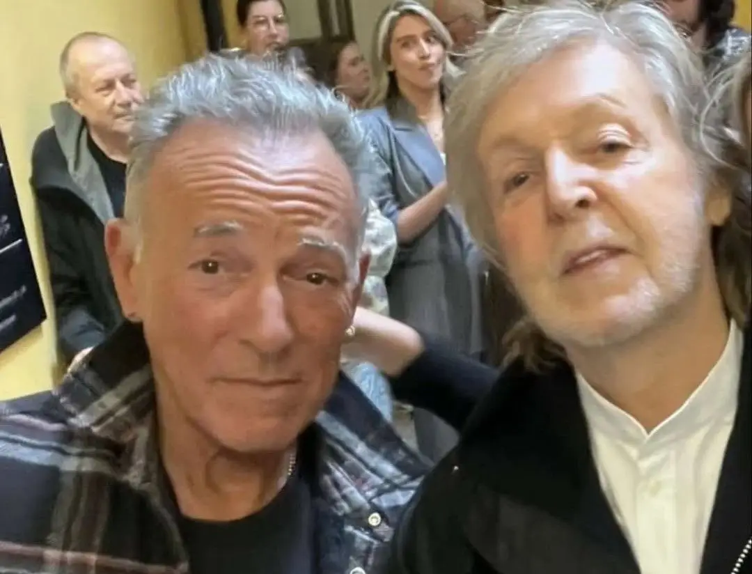 Paul McCartney junta-se a concerto de Bruce Springsteen em Liverpool para um clássico dos Beatles: veja o vídeo