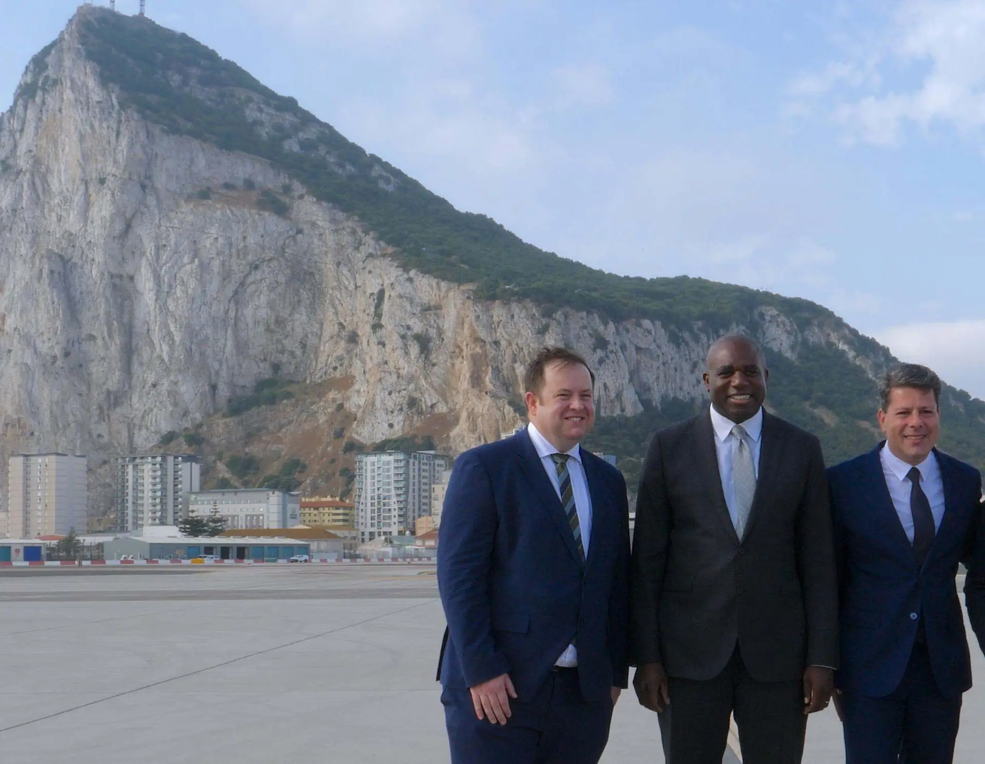 Ministro dos Negócios Estrangeiros britânico, David Lammy, reúne-se com o Ministro Principal de Gibraltar