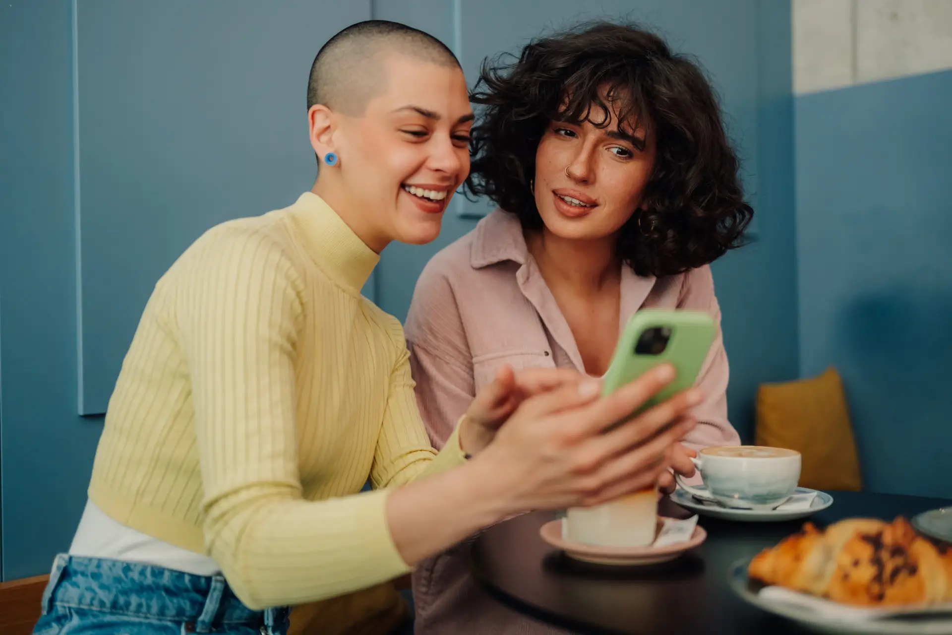 “Não há consciência do perigo das redes sociais”: jovens só querem 'saber o que se passa' e aceitam toda a informação que chega