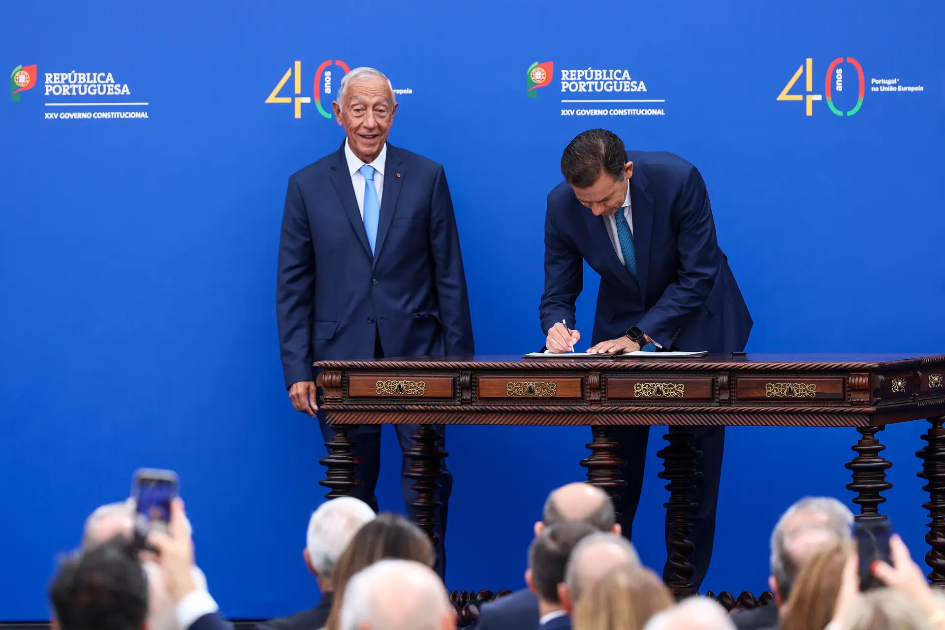Marcelo Rebelo de Sousa e Luis Montenegro no aniversário de Portugal na CEE