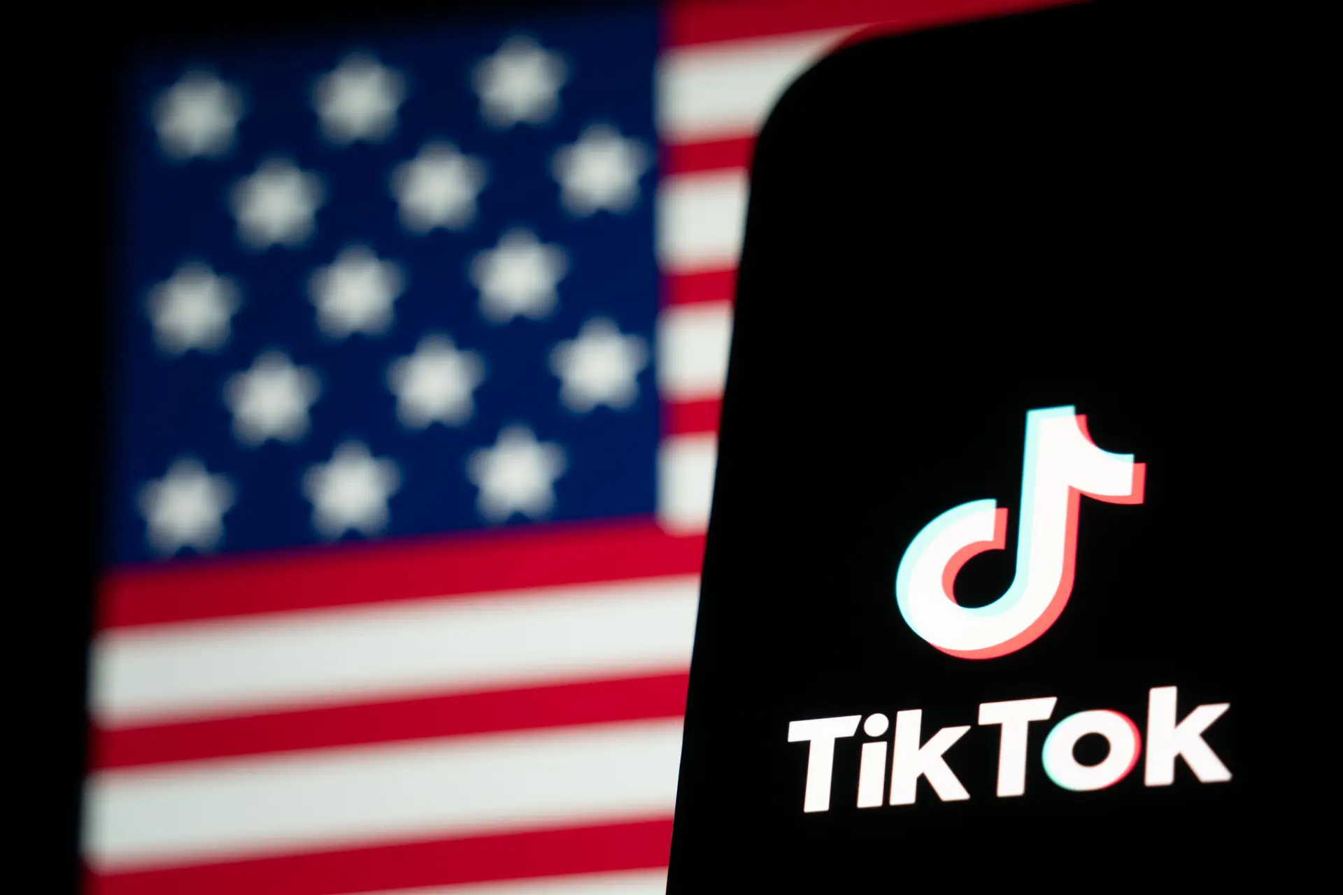 TikTok ajudou Trump com os eleitores jovens e o presidente “não o quer ver desaparecer”: prazo para venda da aplicação é prorrogado 90 dias