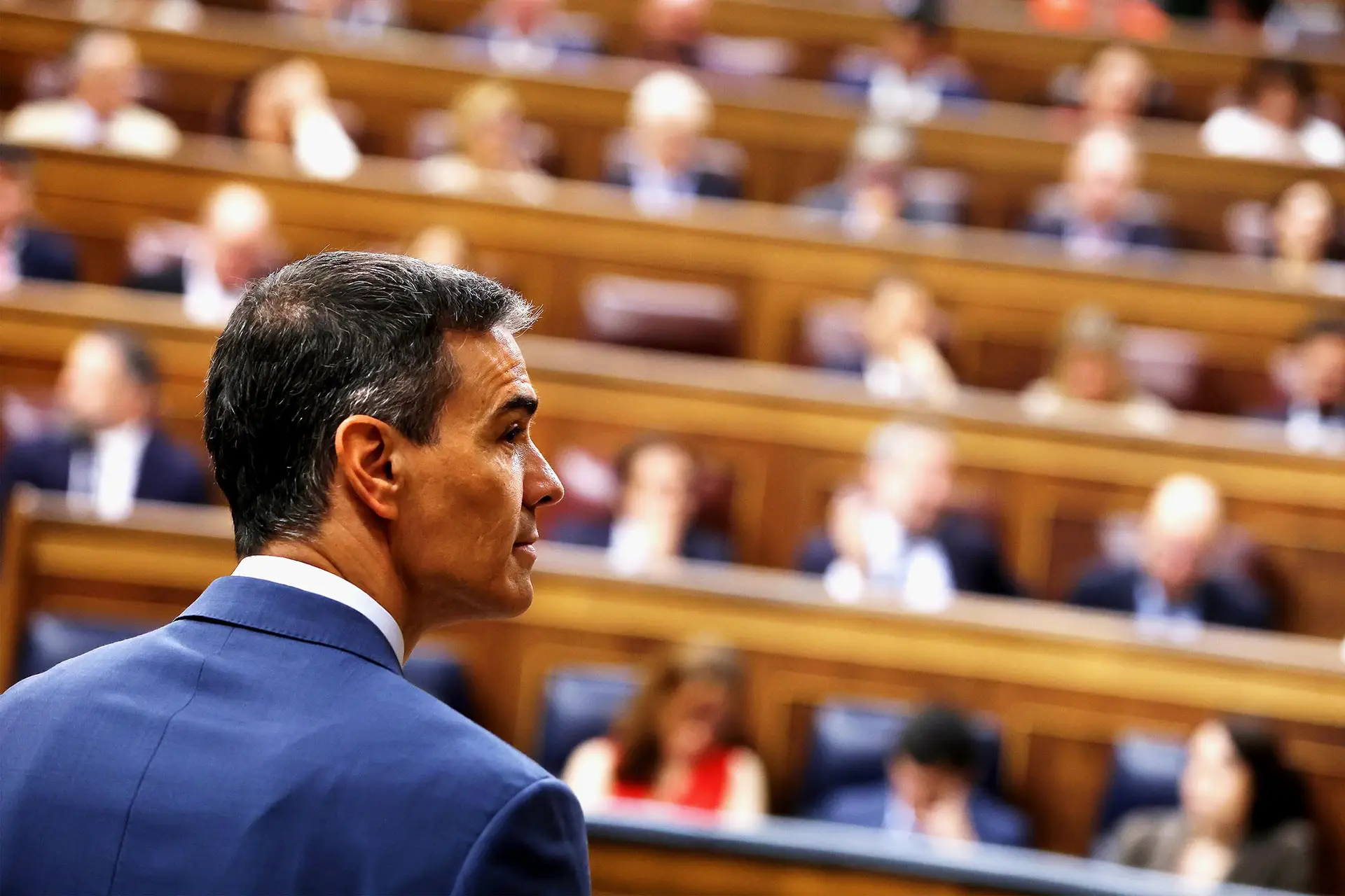 Pedro Sánchez pediu desculpa ao país pela fraude cometida por dirigentes socialistas, mas continua sujeito a fortes pressões