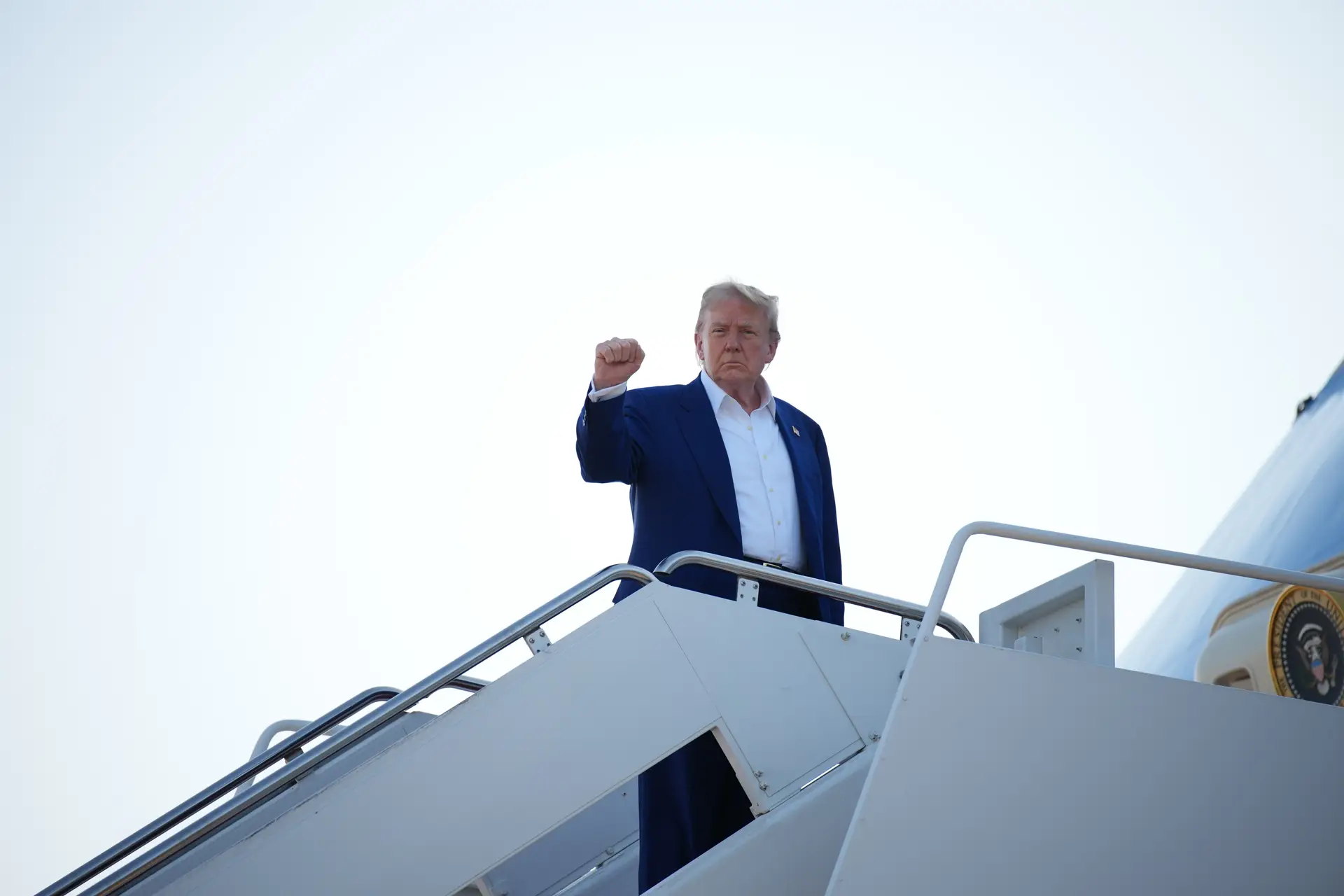“As licenças podem ser revogadas”: Trump ameaça as estações de televisão que o criticam