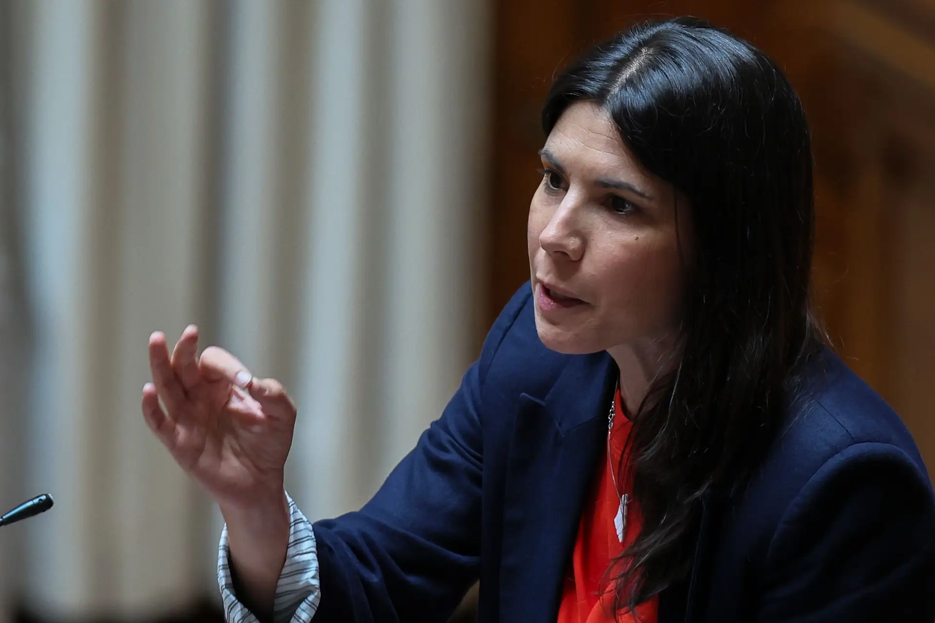 Líder do Bloco de Esquerda acusa Montenegro e PSD de "vender a alma" ao Chega