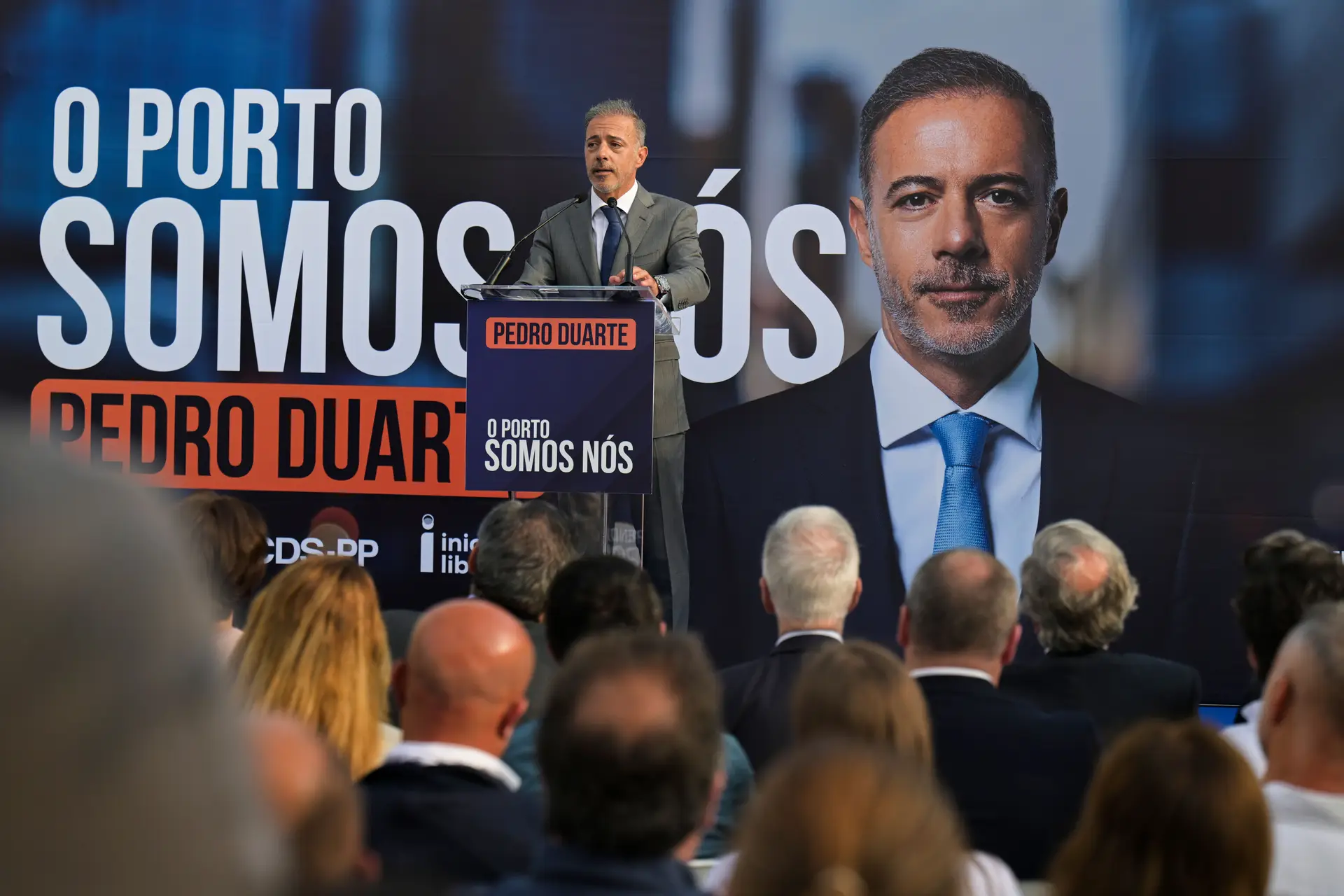 Câmara do Porto: Pedro Duarte quer equipas municipais a fiscalizar imigração ilegal e promete transportes gratuitos para residentes 