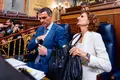 Críticos internos apertam cerco a Sánchez