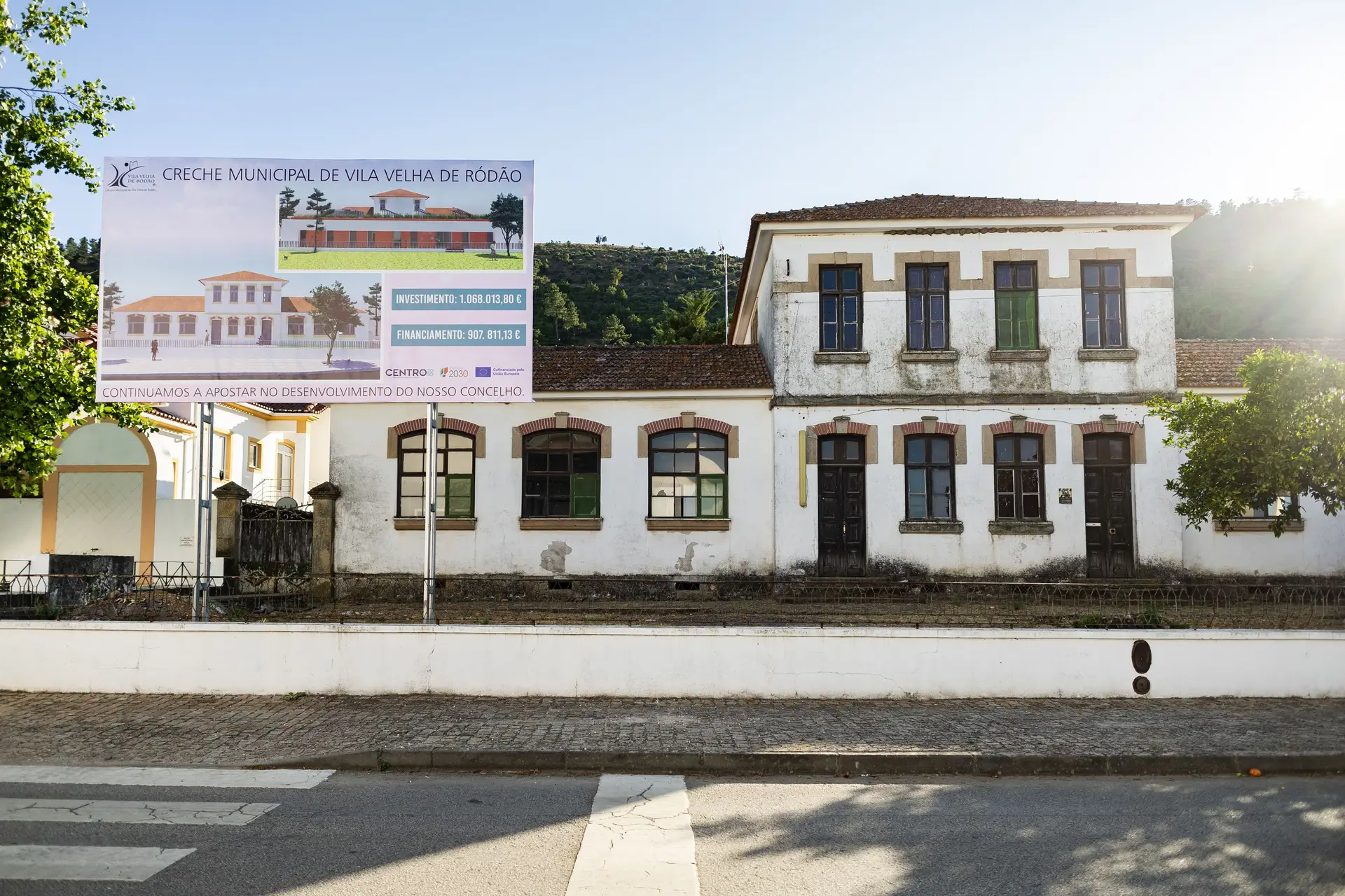 A nova vida da Vila Velha: a escola que estava fechada vai abrir como creche e o autocarro já anda cheio