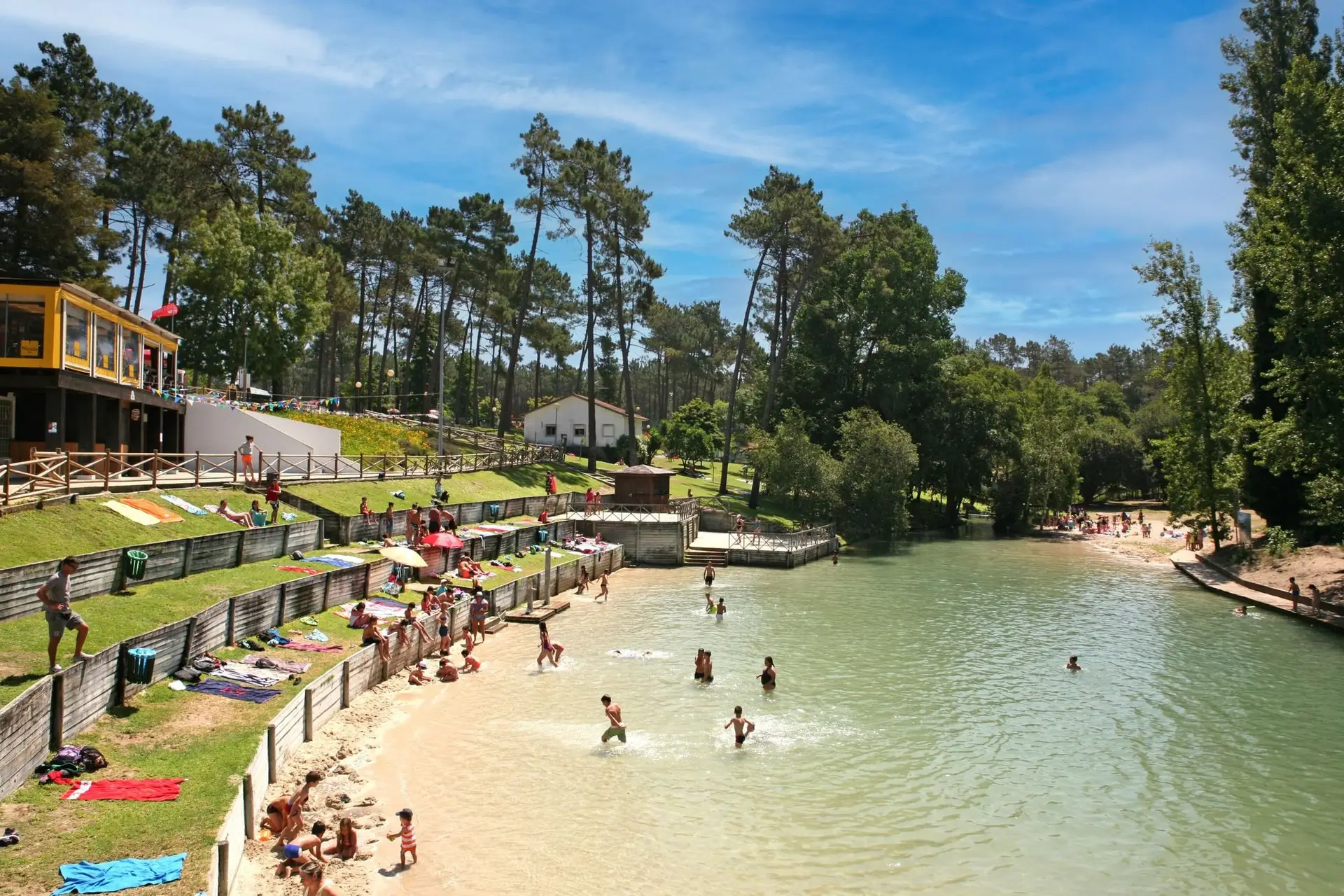 Praia Fluvial dos Olhos da Fervença, Cadima, Cantanhede — Bandeira Azul 2025