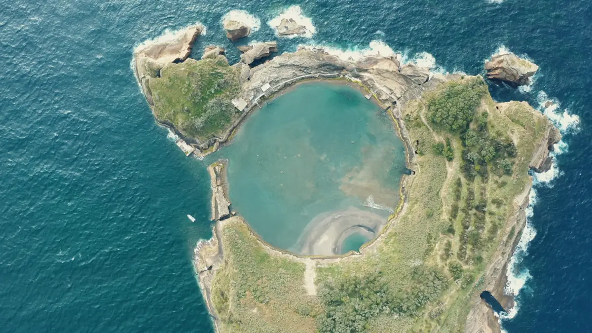 Ilhéu de Vila Franca, em São Miguel