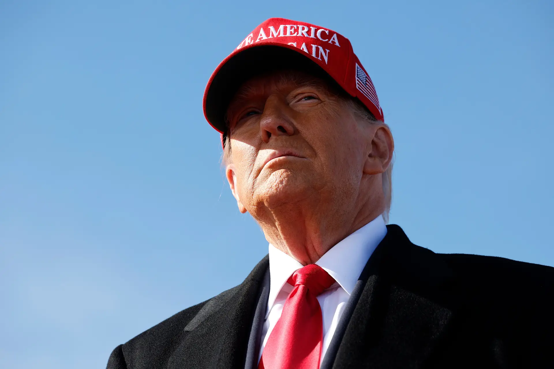Tarifas: Trump diz que Washington enviará uma dúzia de cartas na segunda-feira
