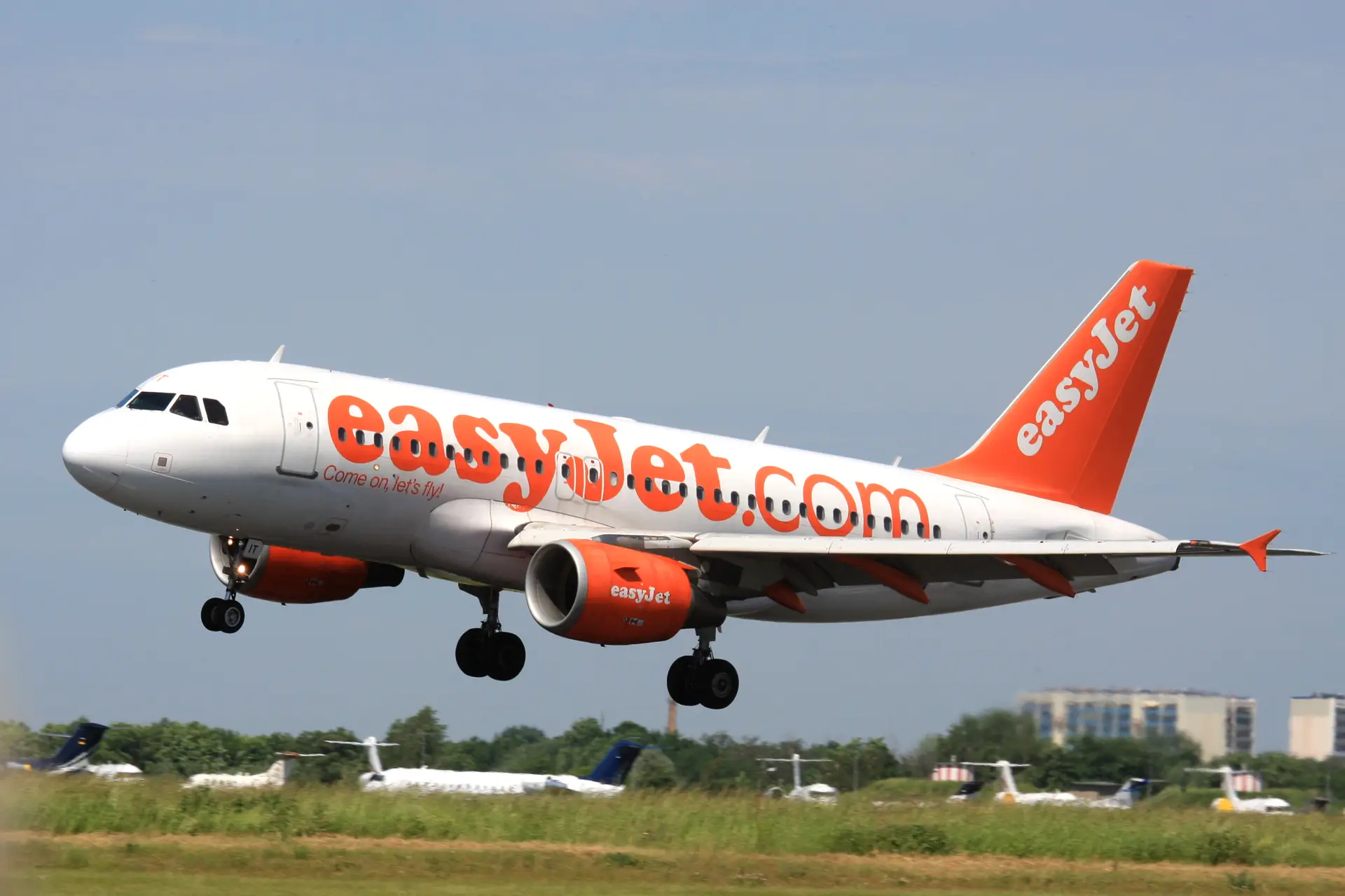 A companhia aérea Easyjet disponibiliza a partir de hoje um reforço de ligações acrescentando mais três ilhas de Cabo Verde
