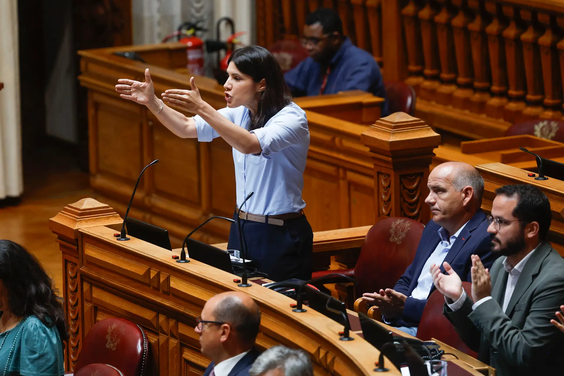 Violação passa a crime público? Chega, Bloco e Livre estão de acordo e Mortágua tenta descida à especialidade sem votação