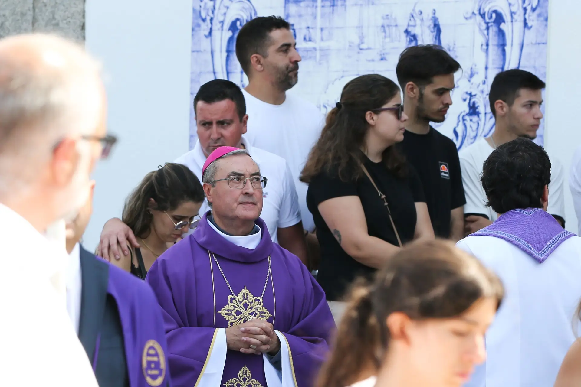 No coração apertado de Gondomar, o futebol foi chorar ao funeral de Diogo Jota e André Silva