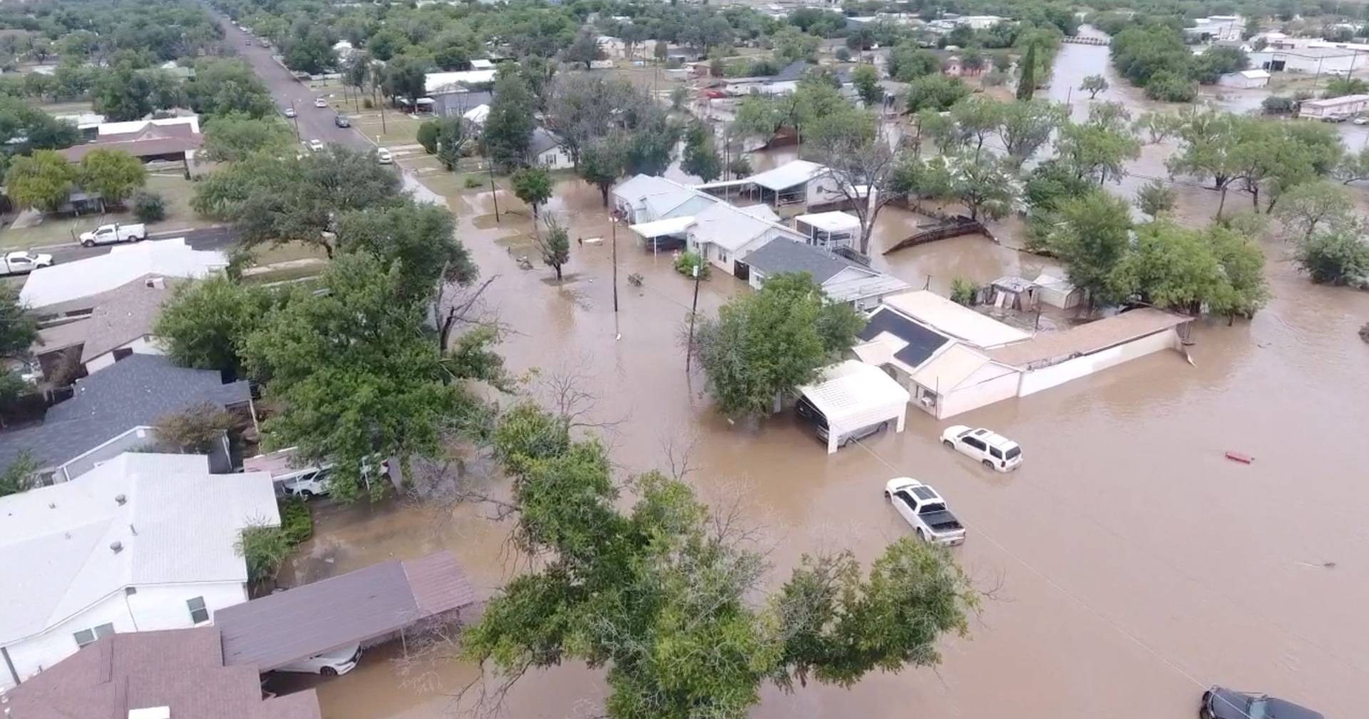 Texas submerso: imagens das enxurradas relâmpago que fizeram mais de 80 ...