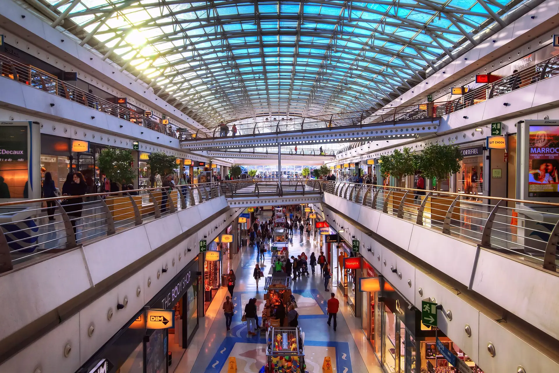 Os centros comerciais asseguram 6,8% do emprego a nível nacional