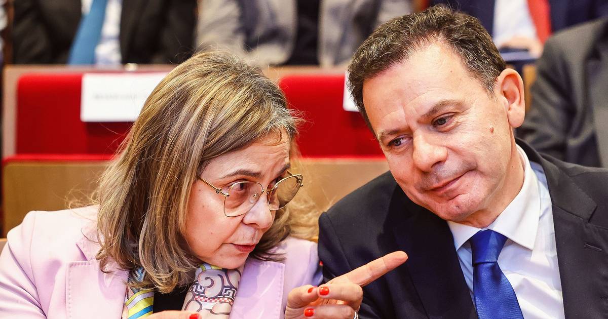 Ministrica za zdravje Portugalske priznala težave na liniji SNS 24 in napovedala okrepitev