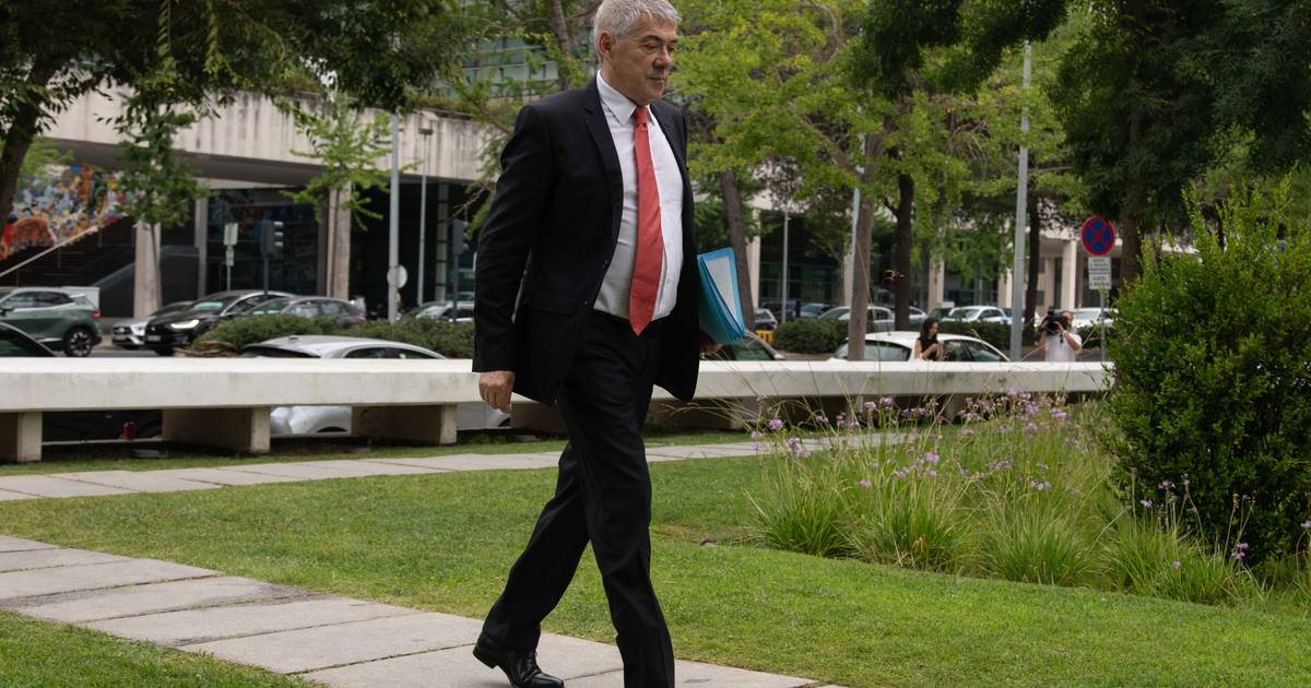 Operação Marquês: Sócrates' new court-appointed lawyer admits that "in principle" he will not resign from defending the former prime minister