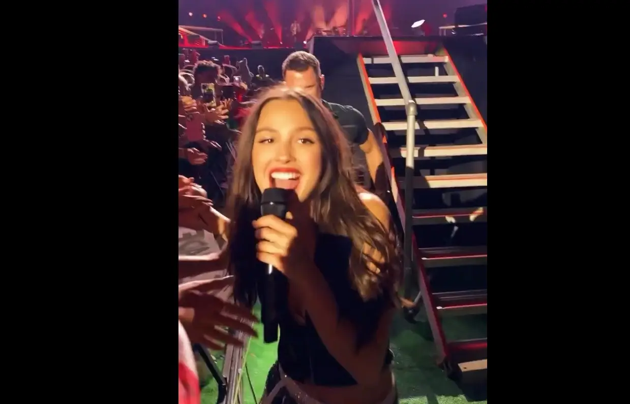 Olivia Rodrigo no NOS Alive: o alinhamento e os vídeos do concerto mais esperado da primeira noite