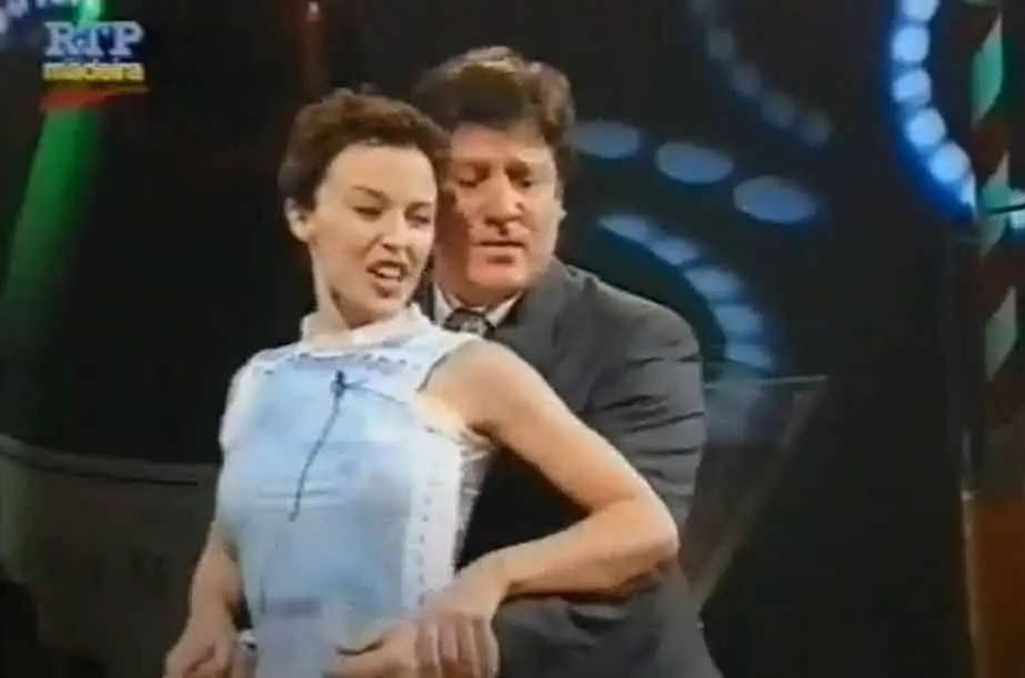 Kylie Minogue com Herman José no programa "Parabéns, em 1996