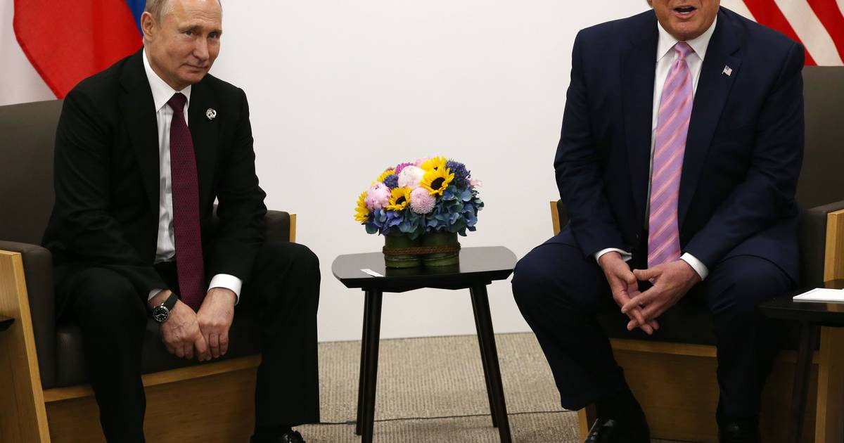 Trump muda estratégia com a Rússia, tenta acordo diplomático e aspira ao Nobel da Paz
