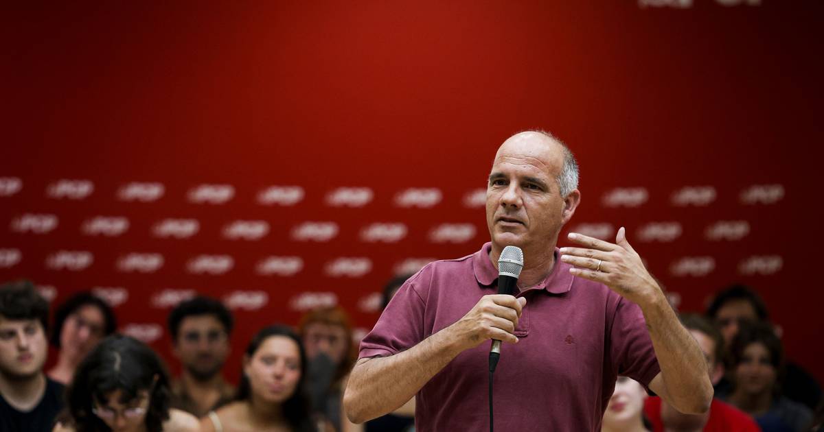 PCP zahteval javni odziv na stanovanjsko krizo in obsodil rušenje barak v Louresu