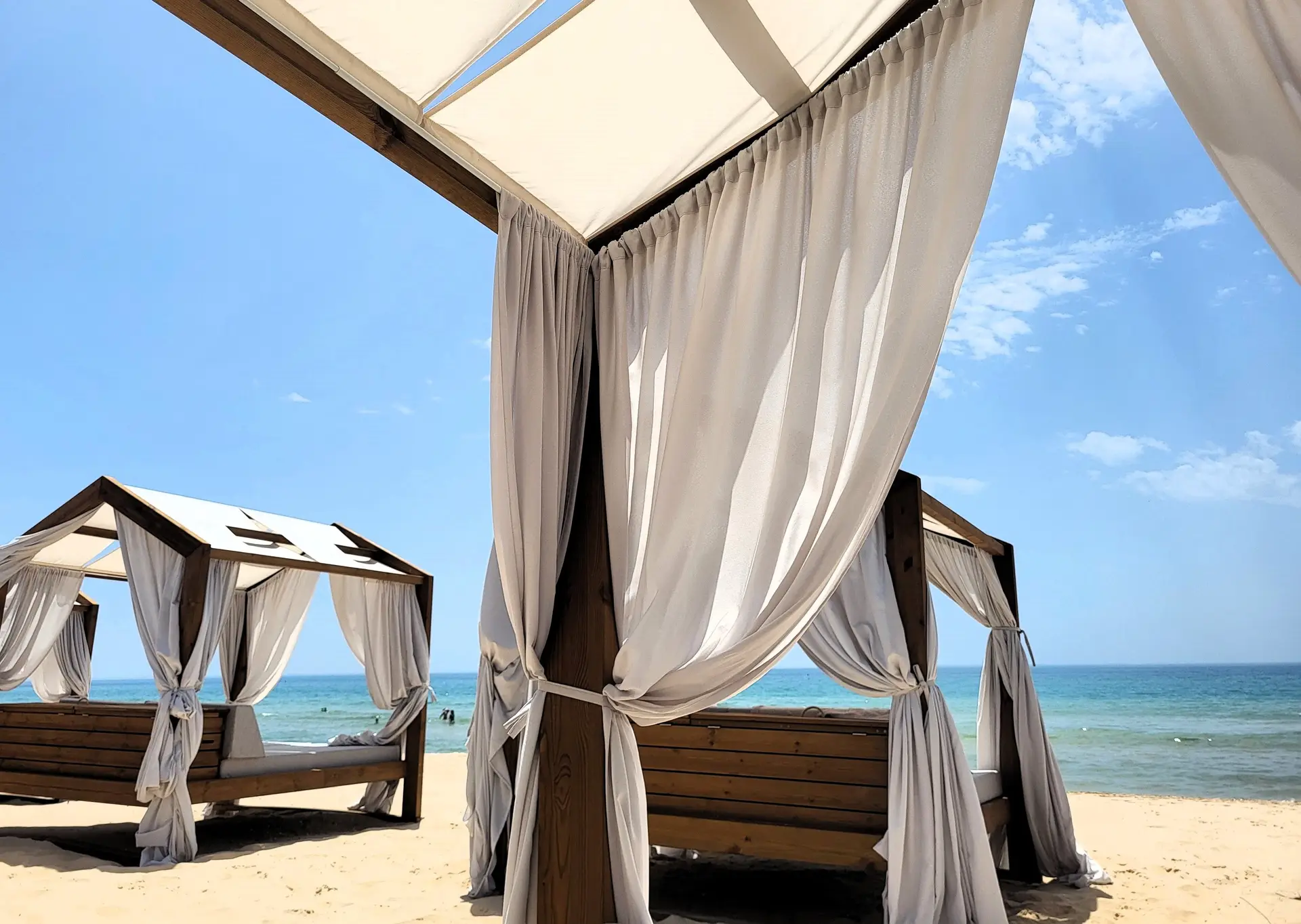 Cabanas (daybeds) na praia