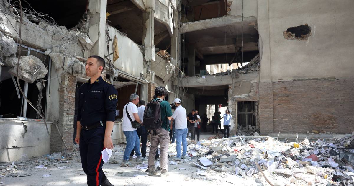 Amnistia acusa Israel de violar lei internacional e matar civis: bombardeamento de prisão de Evin “em plena luz do dia é um crime de guerra”