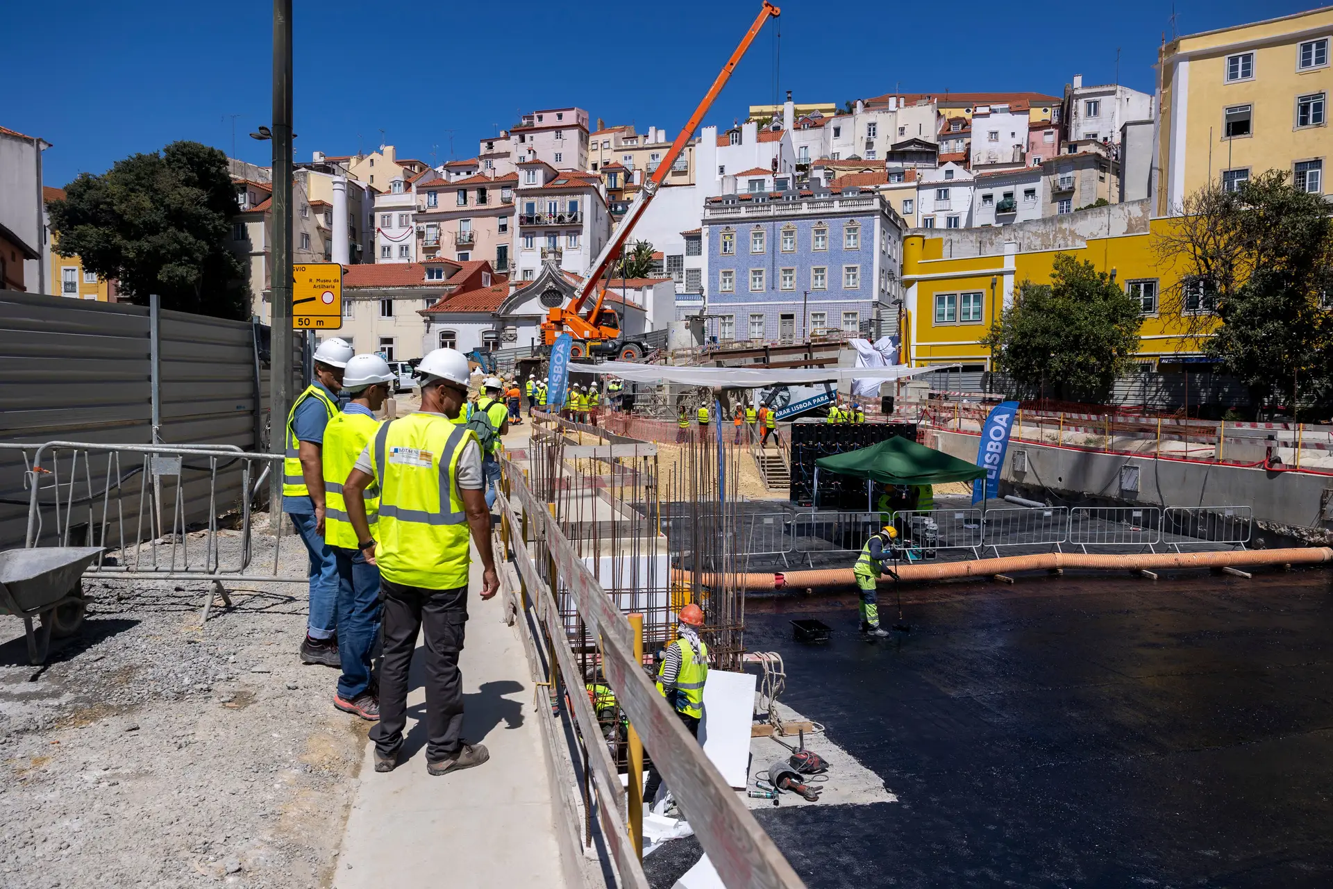 Obras do primeiro túnel do Plano Geral de Drenagem de Lisboa