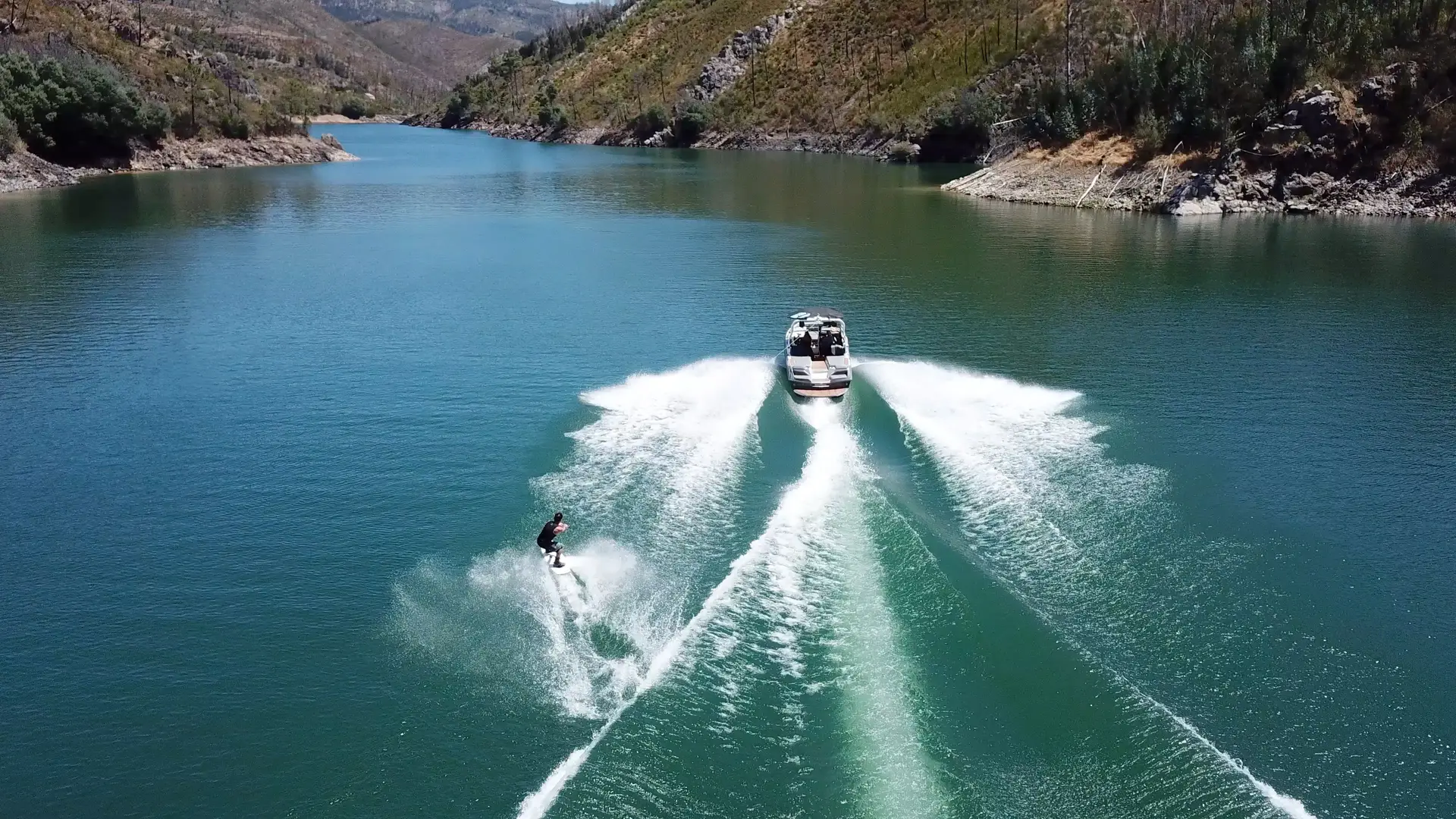 Desportos náuticos na albufeira de Castelo do Bode