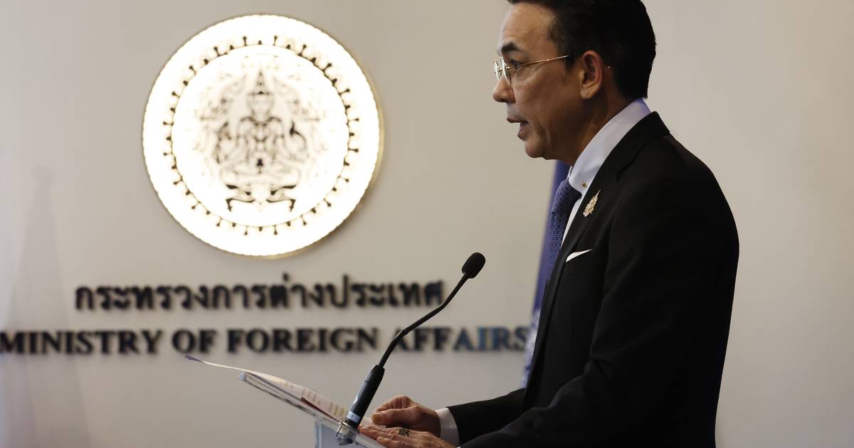 Tailândia fecha fronteira terrestre com o Camboja após confrontos