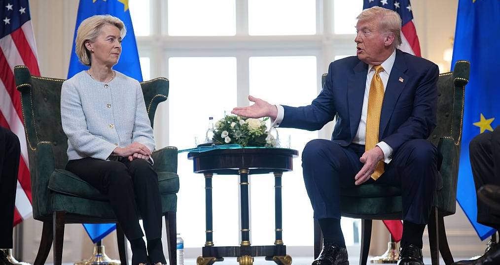 Acordo comercial entre União Europa e Estados Unidos gerou, sobretudo, alívio entre os líderes europeus: capitulação ou pragmatismo?