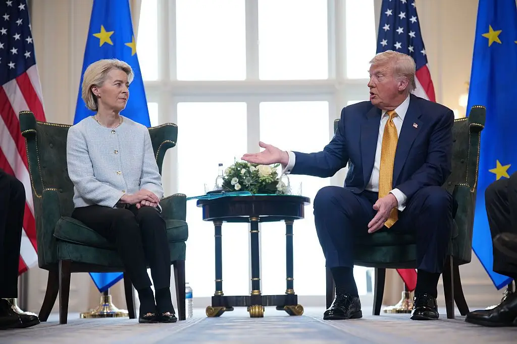 Donald Trump recebeu Ursula von der Leyen no seu clube de golfe, em Turnberry, na Escócia