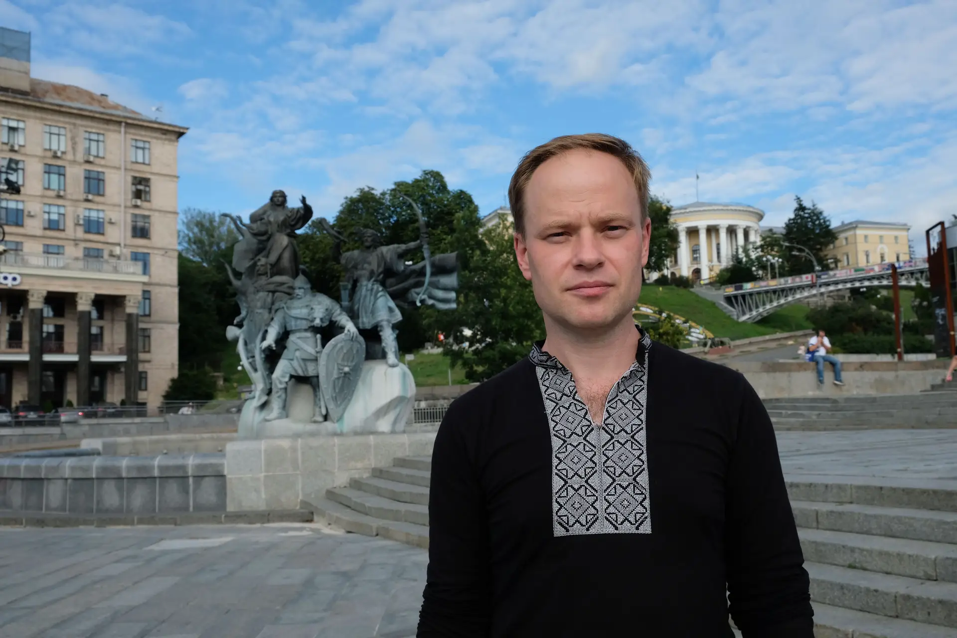 O deputado Yaroslav Yurchyshyn fotografado na capital da Ucrânia