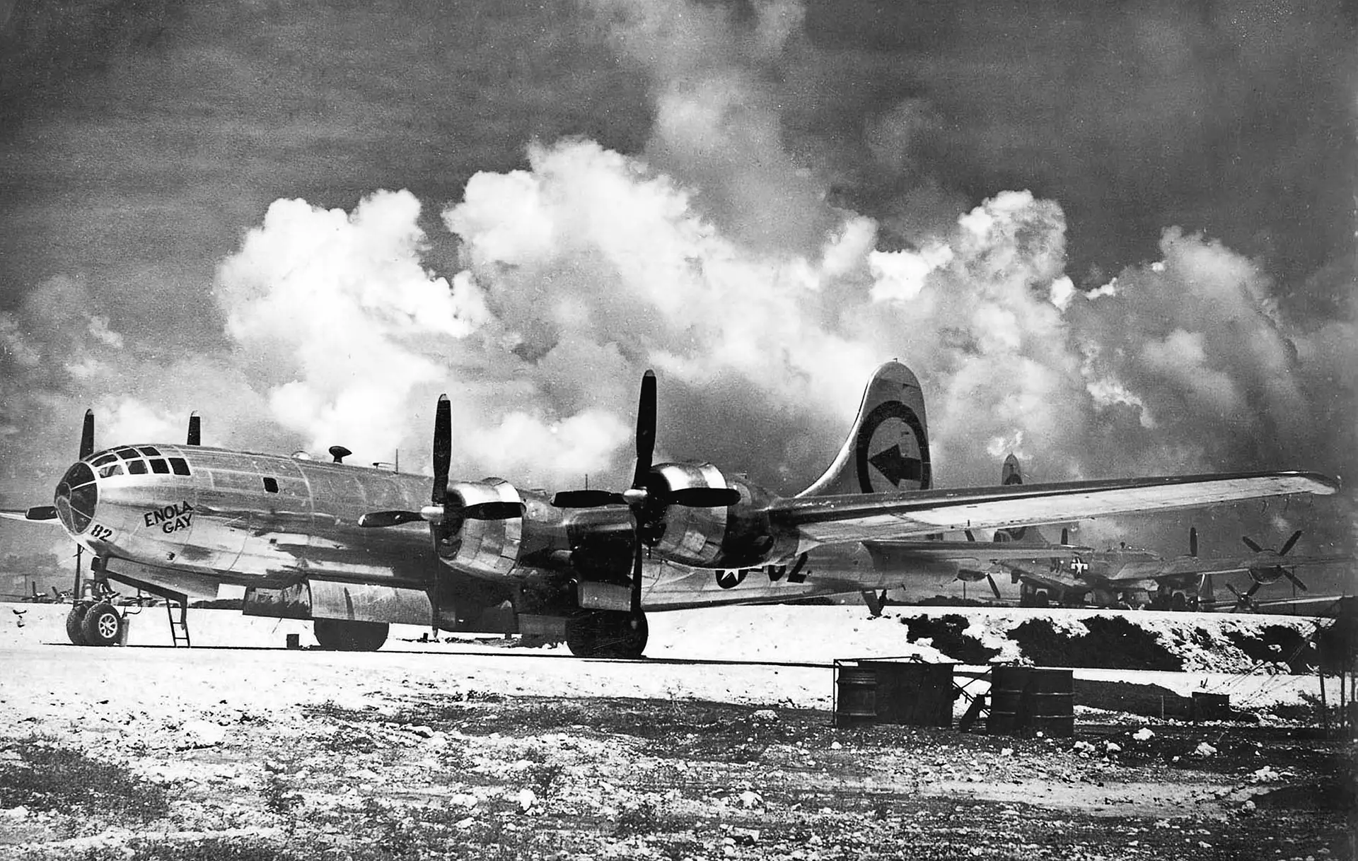 O Boeing B-29 que largou a primeira bomba atómica em Hiroxima, no verão de 1945, foi batizado de “Enola Gay” em homenagem à mãe do piloto