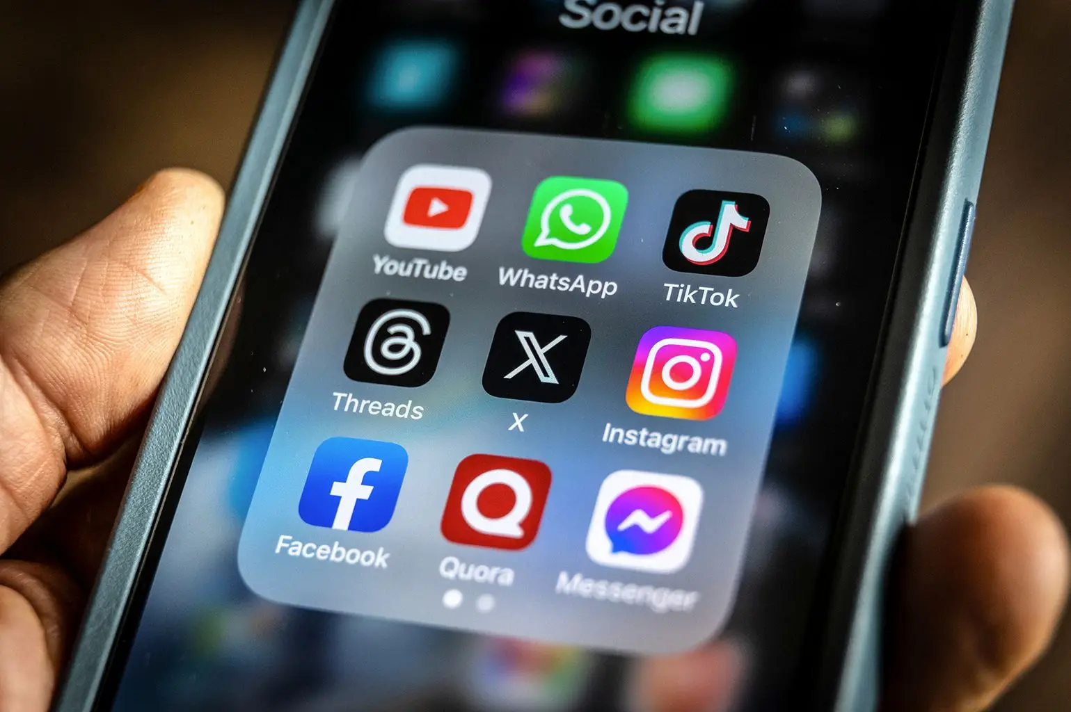 Jovens acreditam que não estão expostos à desinformação na internet