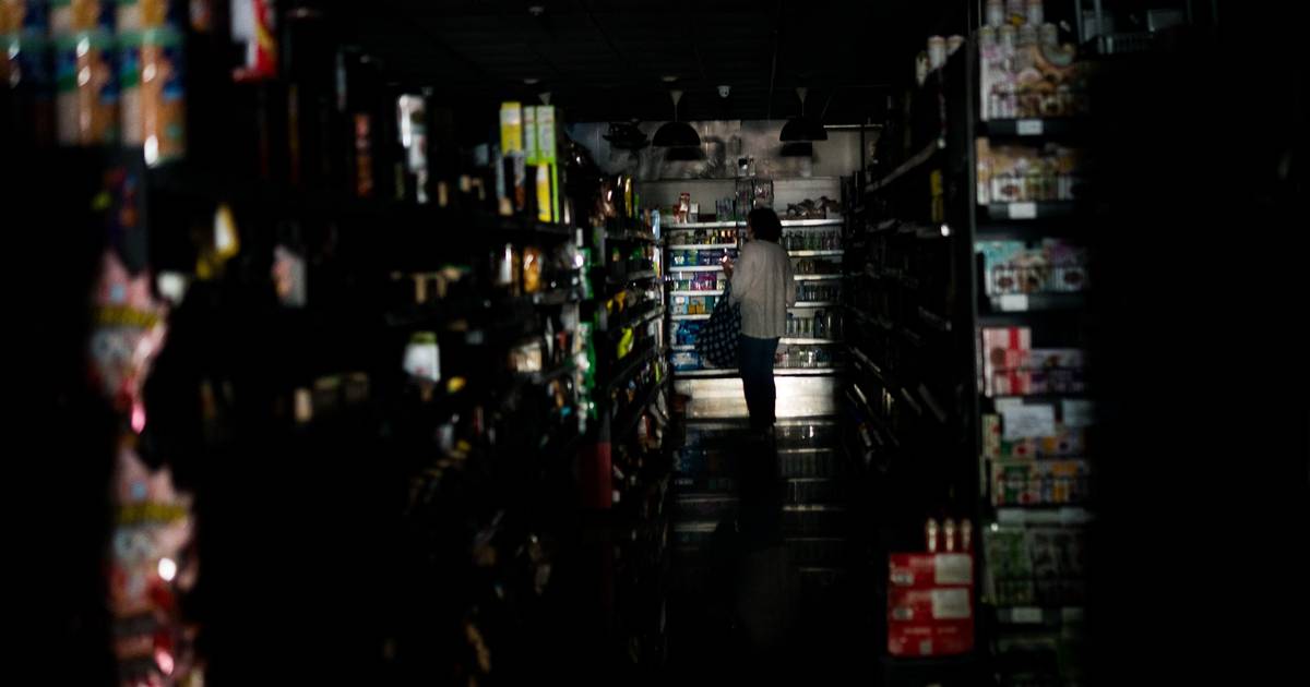 Power outages fall to 26,000 customers