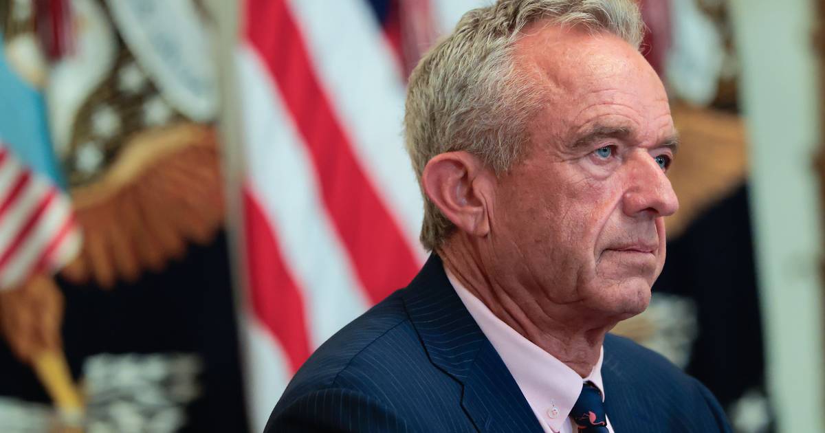 Estados Unidos cortam 500 milhões de dólares em vacinas contra gripe e covid-19