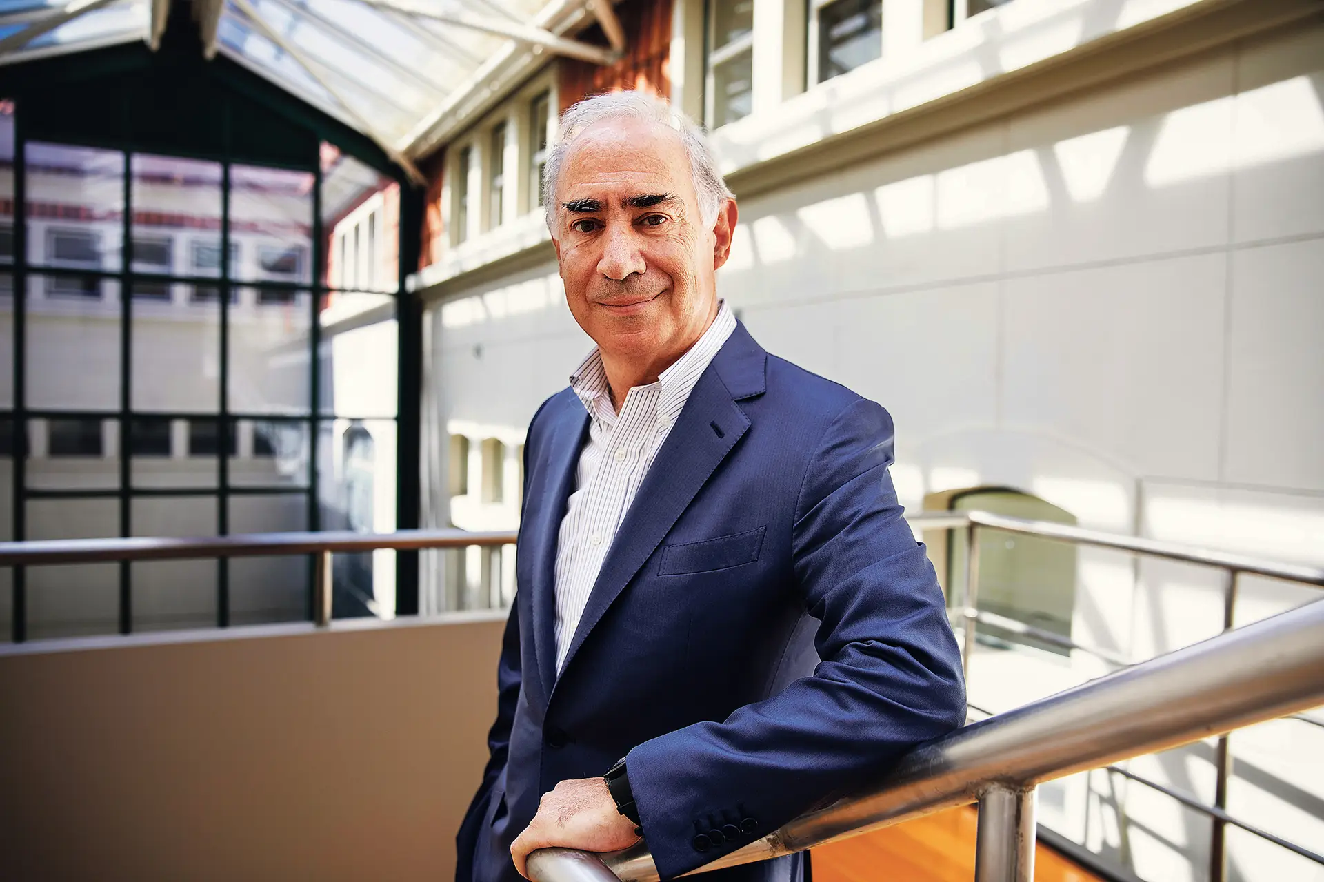 António Coimbra, presidente da Apritel, critica “imprevisibilidade insuportável”, dizendo que isso afasta os investidores