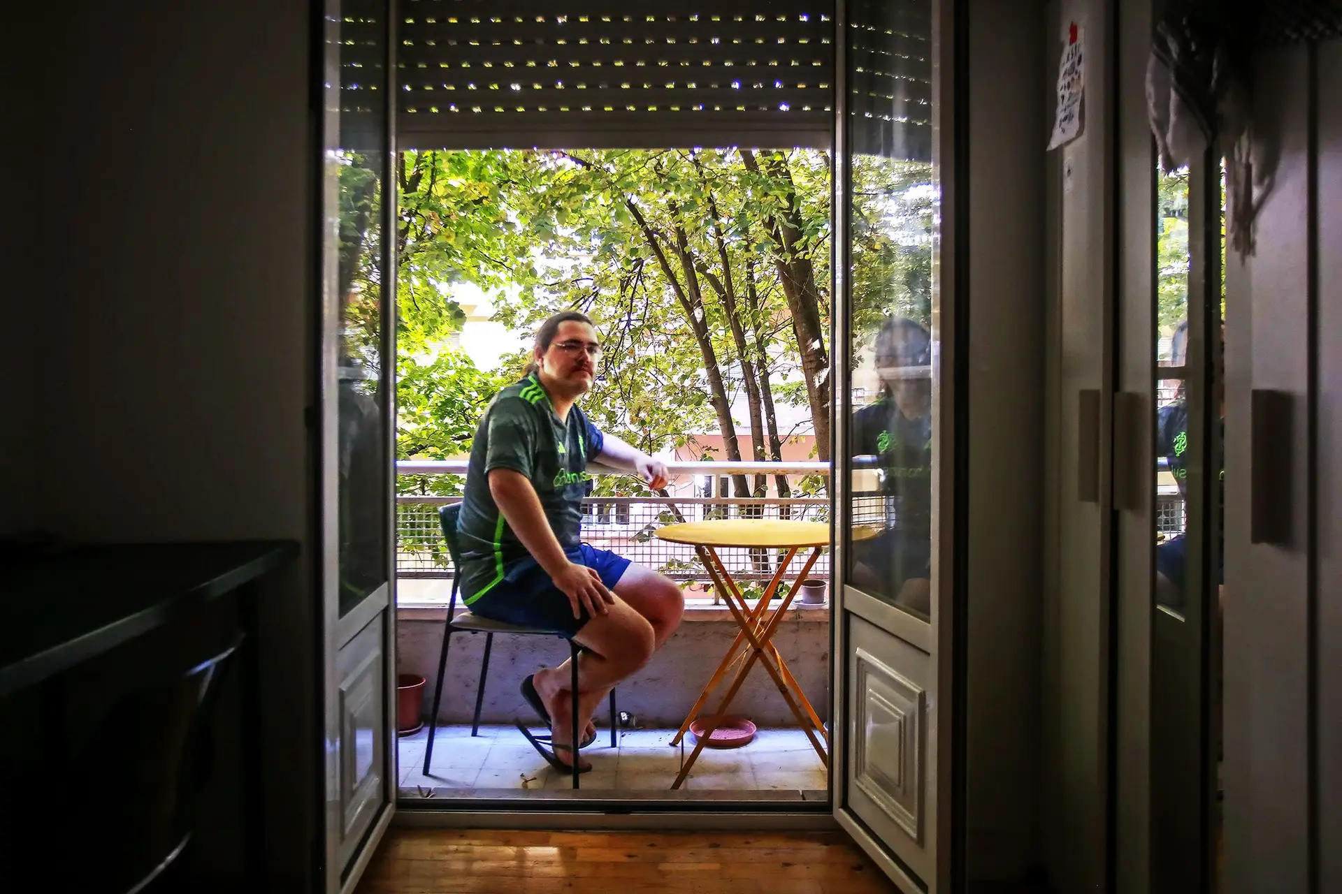 Guilherme Freitas, aluno de mestrado na Universidade de Lisboa, soube em fevereiro que tinha de sair do quarto, onde pagava 300 euros, desde 2022. Agora só encontra alternativas a um mínimo de 400