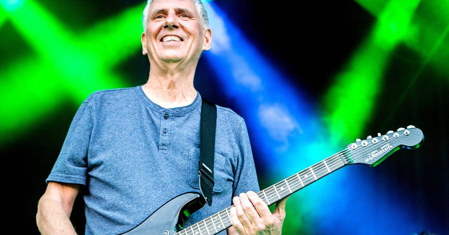 Greg Ginn dos Black Flag: O Ícone do Punk que Resgata Gatos e Critica Celebridades