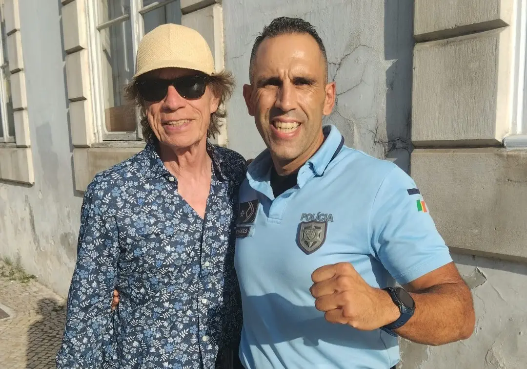 As férias de Mick Jagger em Portugal: das fotos com a PSP em Coimbra ao almoço na Nazaré