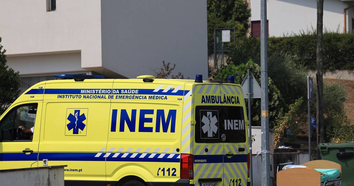 Criança de dois anos gravemente ferida após queda de varanda em Santa Comba Dão