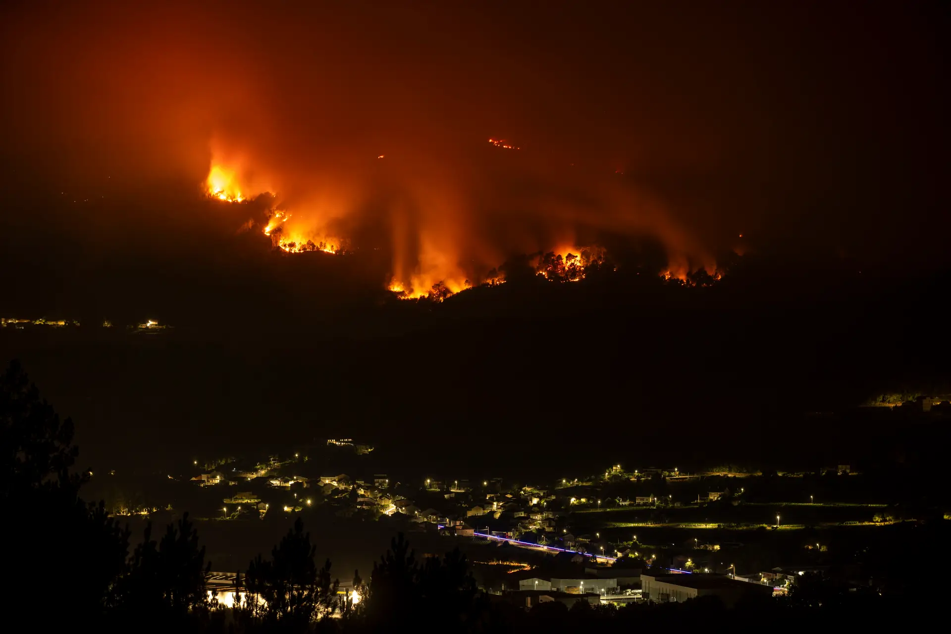Incêndio florestal em Ribadavia, Galiza, em Espanha