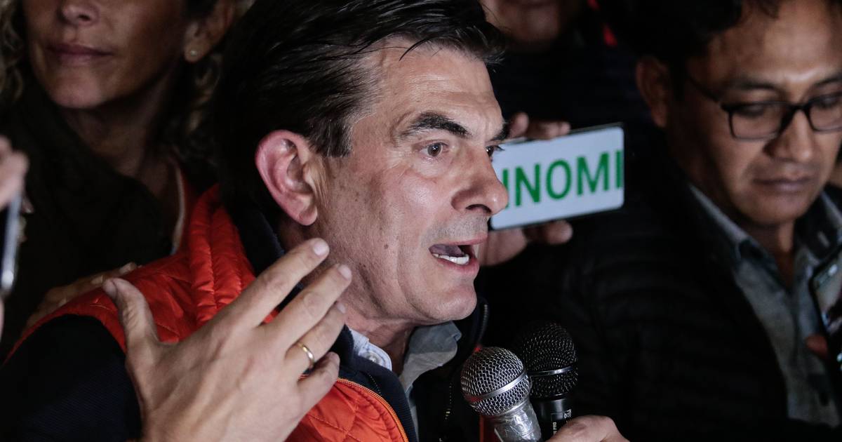 Esquerda cai ao fim de 20 anos, dois candidatos de direita vão disputar segunda volta das presidenciais na Bolívia