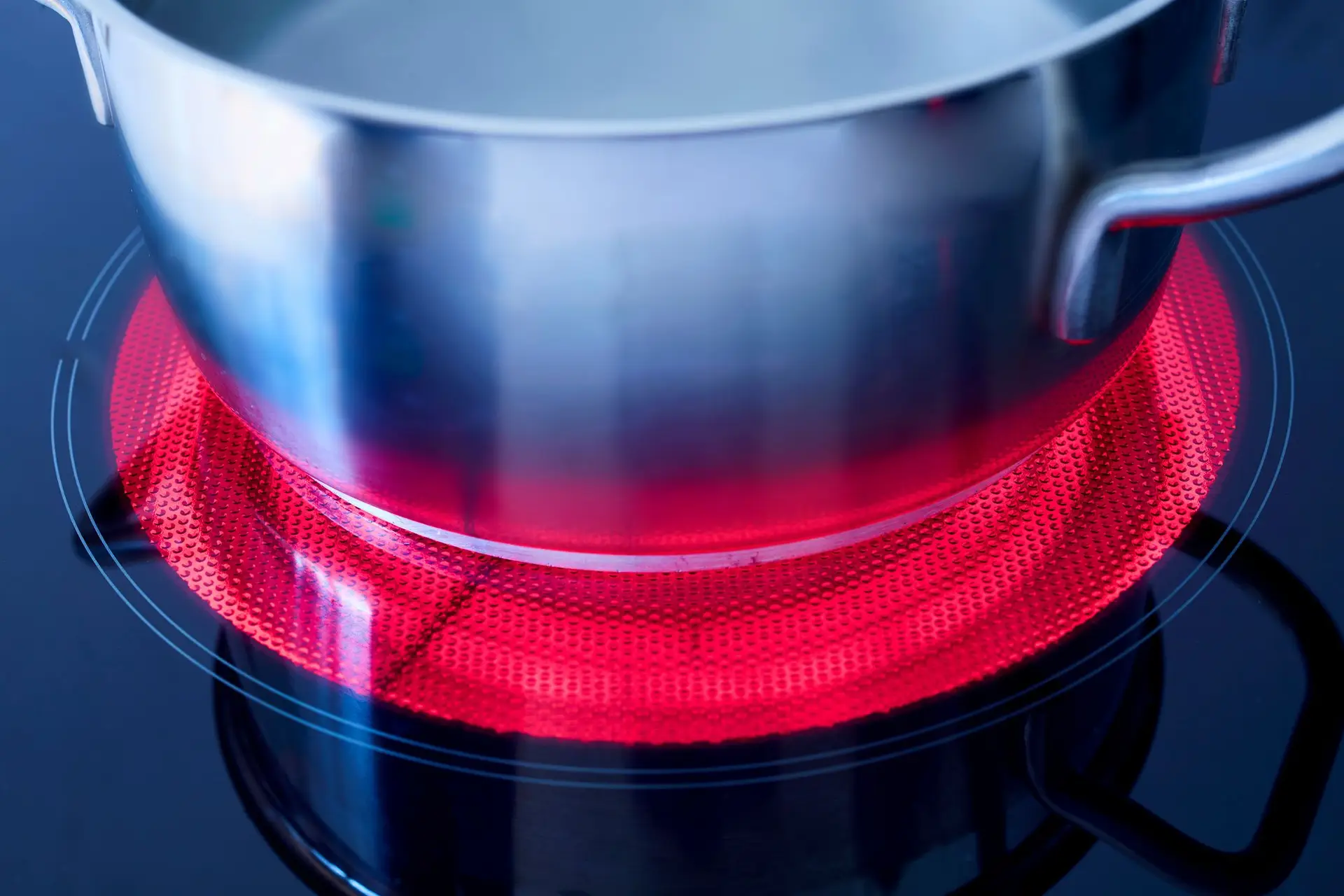 E-Lar subsidia troca de equipamentos a gás por aparelhos elétricos