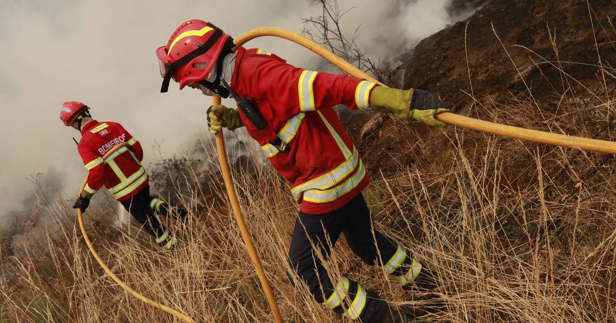 Portugal tem 12.800 bombeiros e é o 3.º pior da UE a investir em proteção contra incêndios
