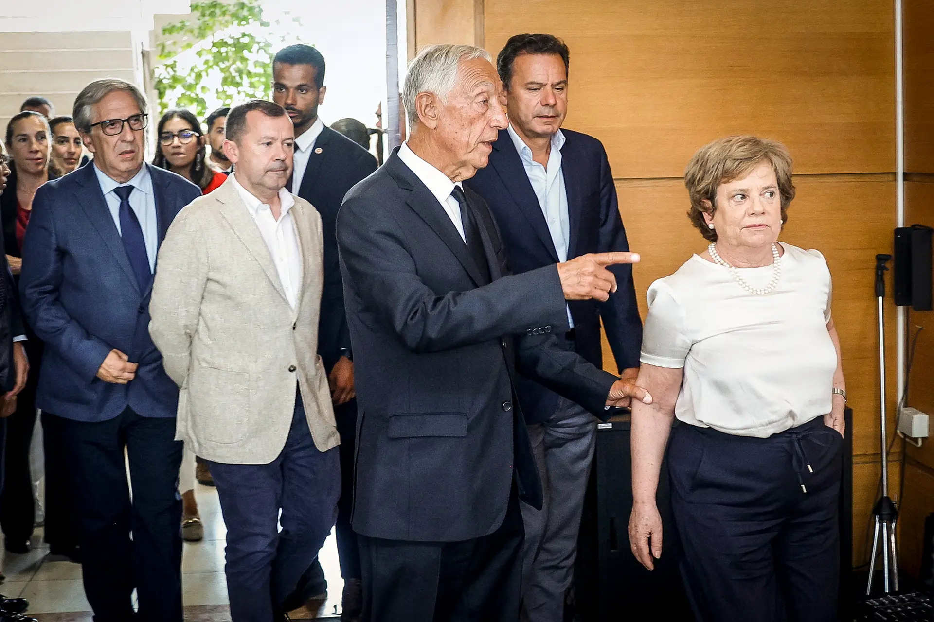 Marcelo, Montenegro e Maria Lúcia Amaral na sede da ANEPC, na sexta-feira, dia 15