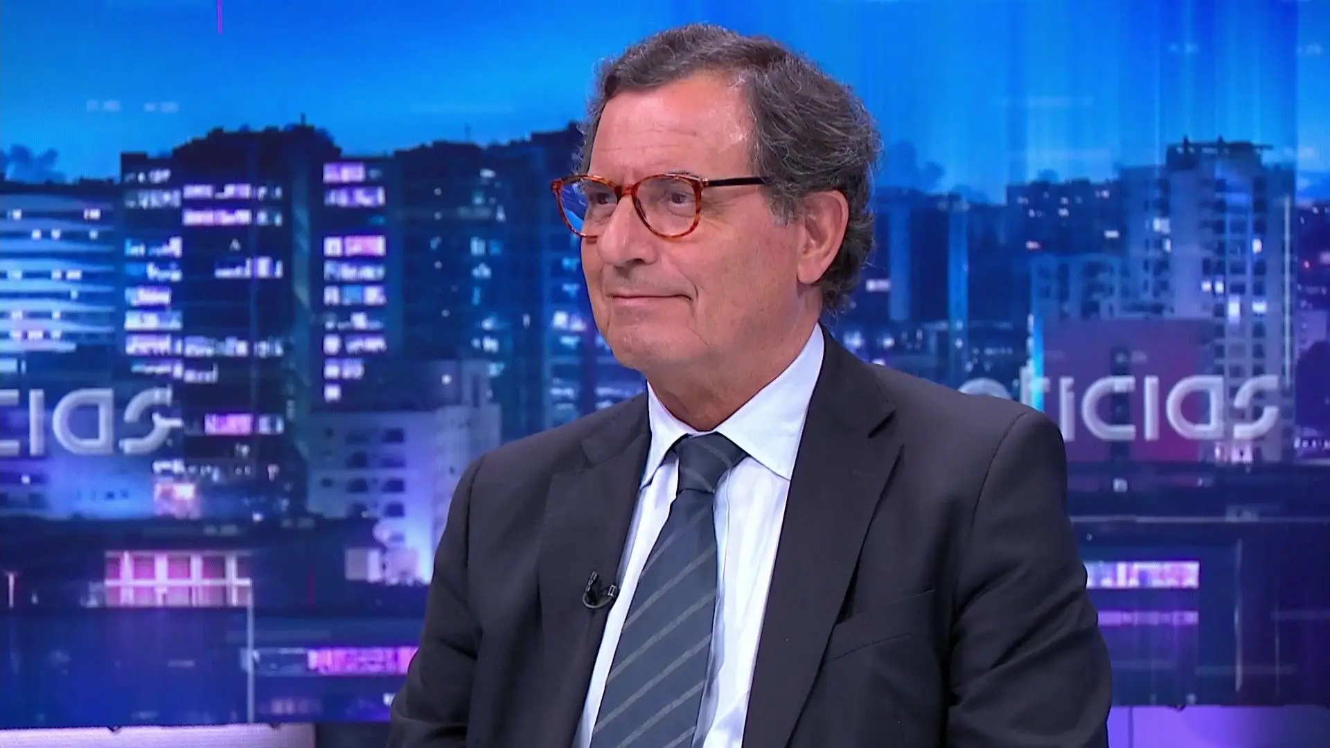 Castro Almeida insiste em pacto a 25 anos para resolver problema dos incêndios: "Não pense que para o ano isto vai ficar resolvido"